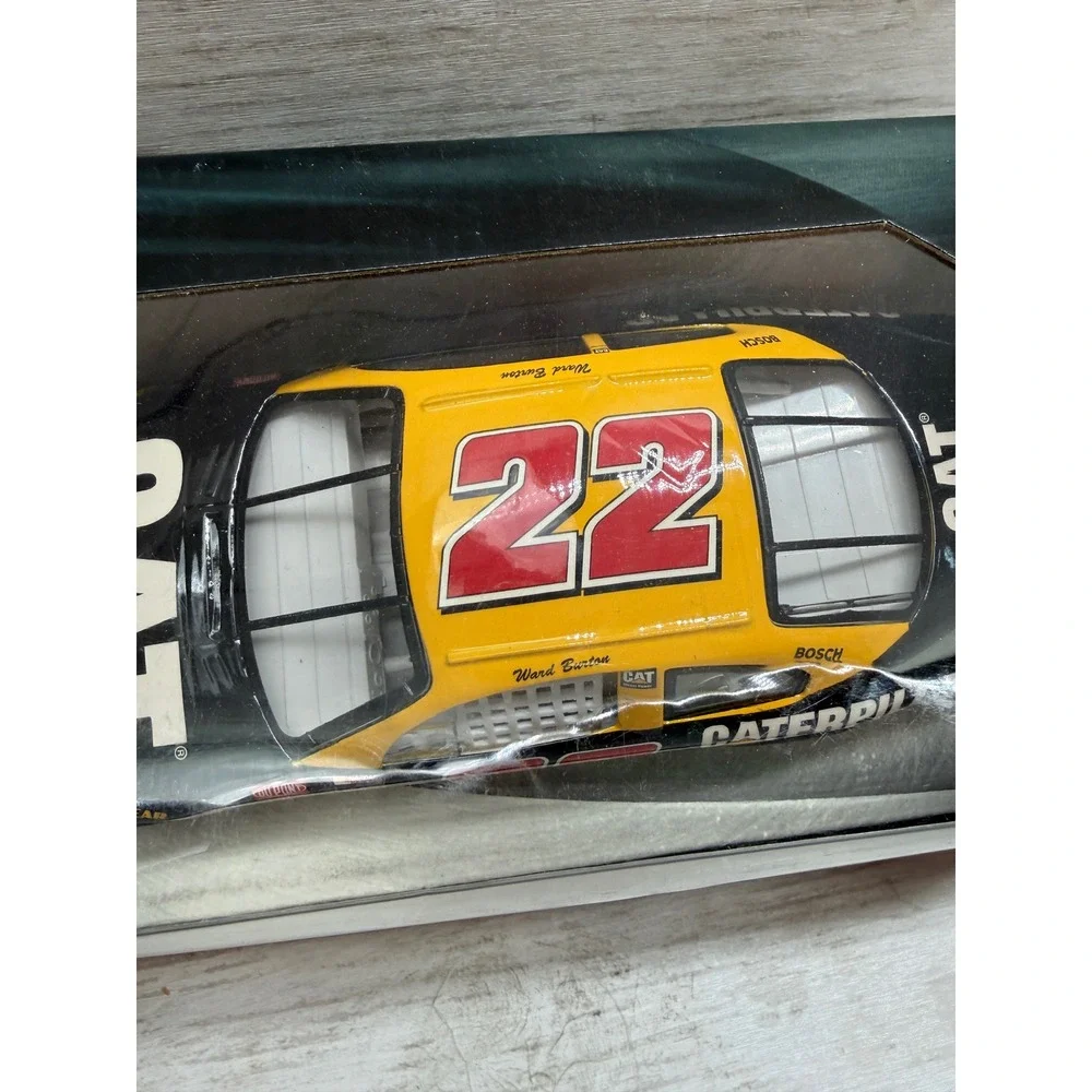 NIB Hot Wheels Racing 2002 NASCAR Ward Burton 22 Caterpillar Dodge 1:24 Diecast